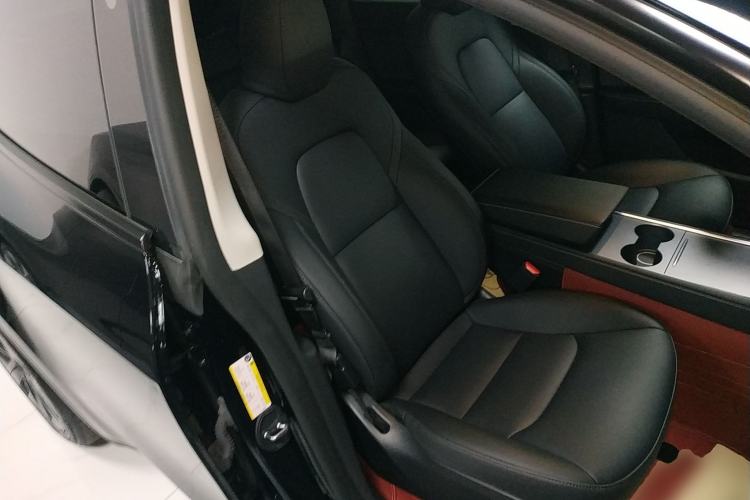 Used Tesla Model Y 2023 Long-Range All-Wheel-Drive Version
