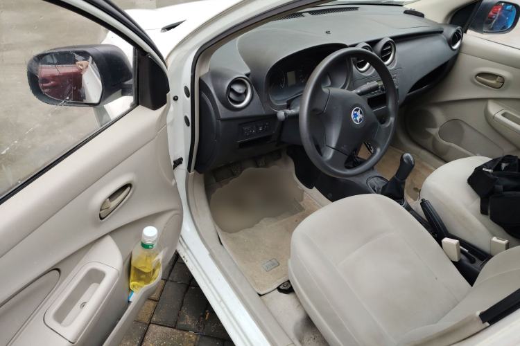 Used Venucia R30 2014 1.2L Manual Enjoyment Edition
