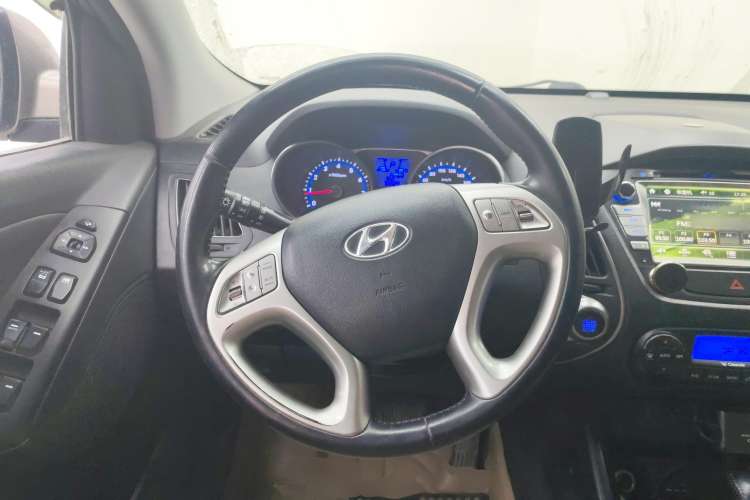 Used Hyundai ix35 2013 2.0L Automatic Two-Wheel Drive Smart GLS China IV Standard
