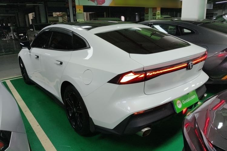 Used Changan UNI-V 2022 1.5T Prestige Version
