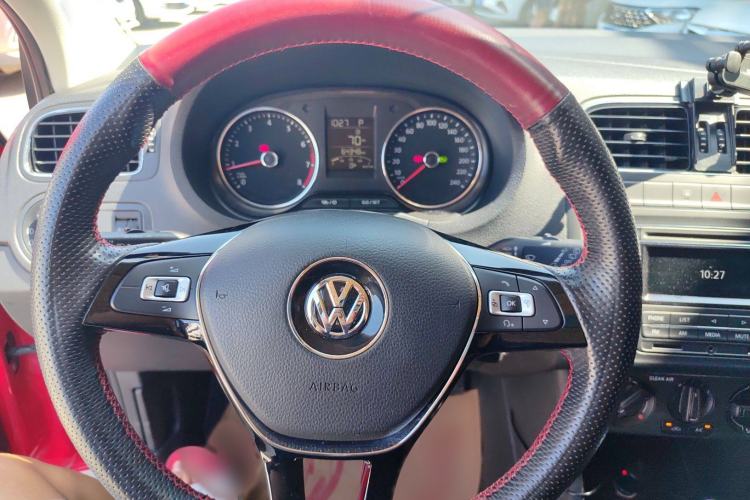 Used Volkswagen Polo 2016 1.6L Automatic Comfort Model
