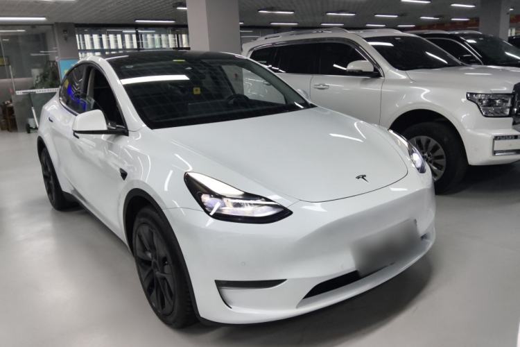 Used Tesla Model Y 2023 Long-Range All-Wheel-Drive Version
