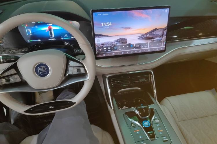 Used BYD Tang New Energy 2024 DM-i Glory Edition 200KM Flagship Model