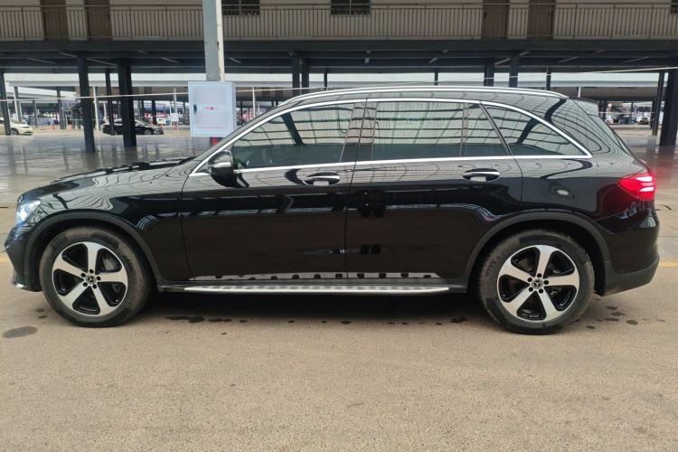 Used Mercedes-Benz GLC 2019 Facelift GLC 260 L 4MATIC Luxury Model
