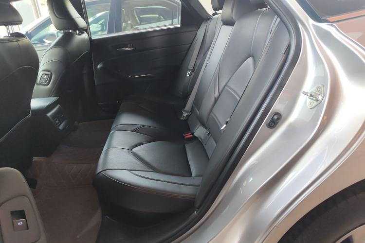 Used Toyota Avalon 2019 Dual-Engine 2.5L Luxury Edition China VI Standard
