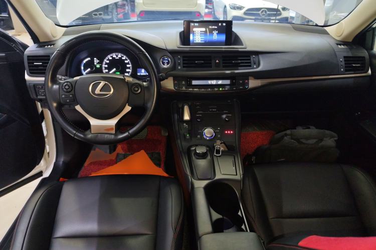 Used Lexus CT 2017 CT200h Comfort Edition Monochrome China VI
