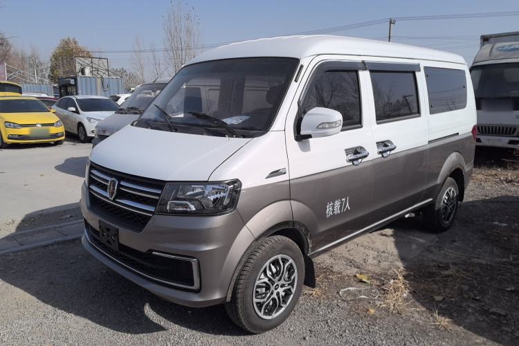 Used Jinbei Hiace X30 2024 1.5L Wealthy-Style Passenger Van 5/6/7 Seater
