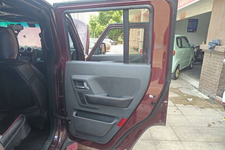 Used Beijing Auto BJ40 2016 40L 2.0T Manual All-Wheel Drive Prestige Edition
