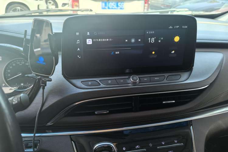 Used Buick GL8 2021 Land Cruiser Executive Class 652T Luxury Model
