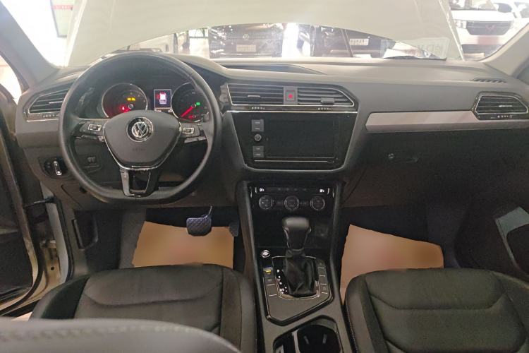 Used Volkswagen Tiguan L 2019 330TSI Automatic Two-Wheel Drive Panoramic Comfort Edition China V Standard
