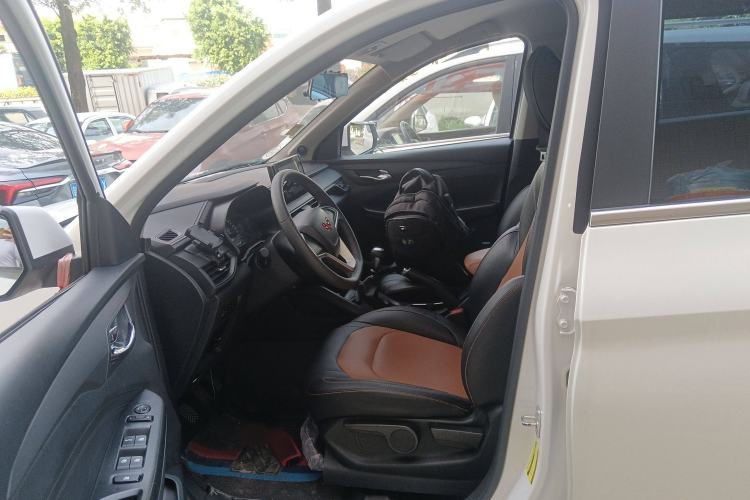 Used Wuling Hongguang S3 2019 1.5L Manual Comfort Model China VI Standard
