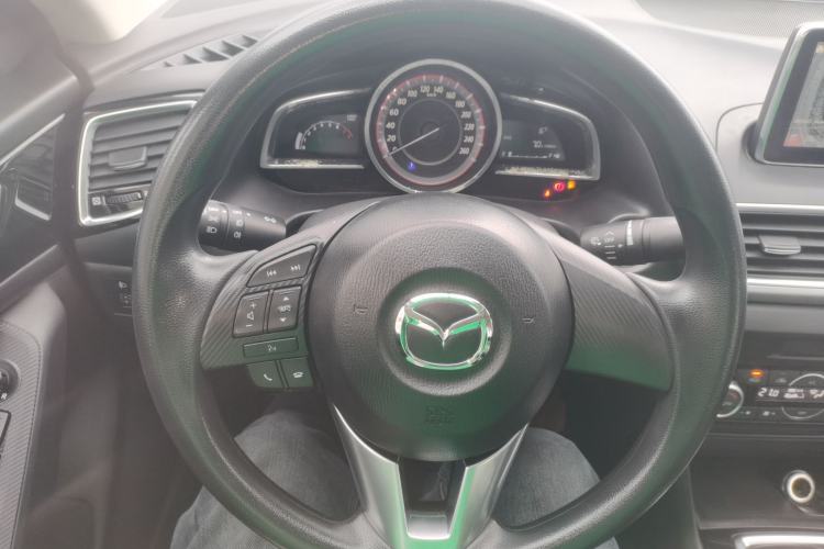 Used Mazda Mazda 3 Axela 2016 Sedan 1.5L Manual Luxury Model
