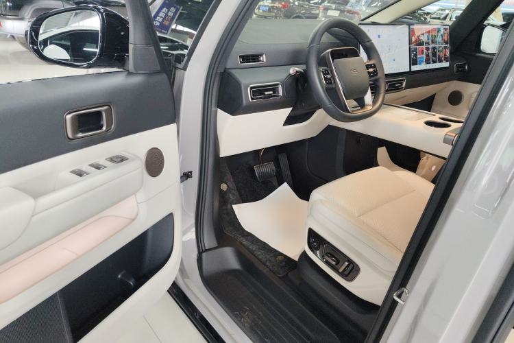 Used Li Auto MEGA 2025 Home Family Special Edition