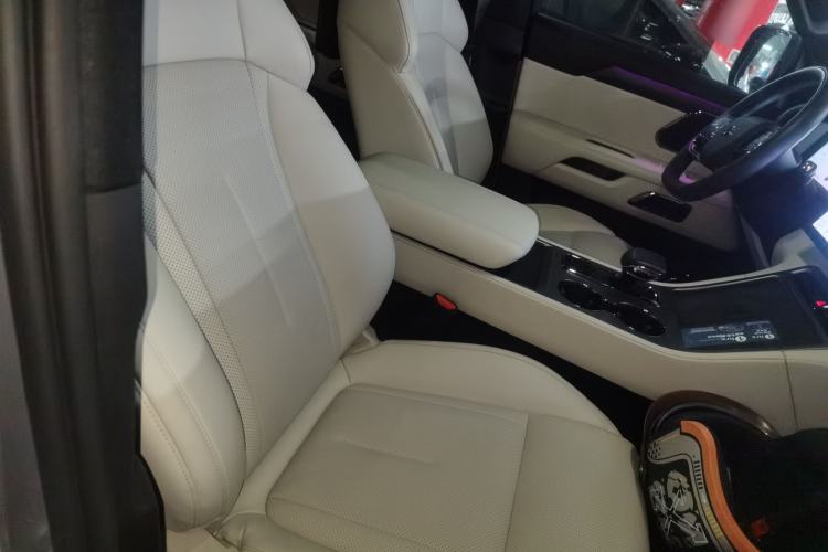 Used  01 2023 All-Purpose 7-Seater Version
