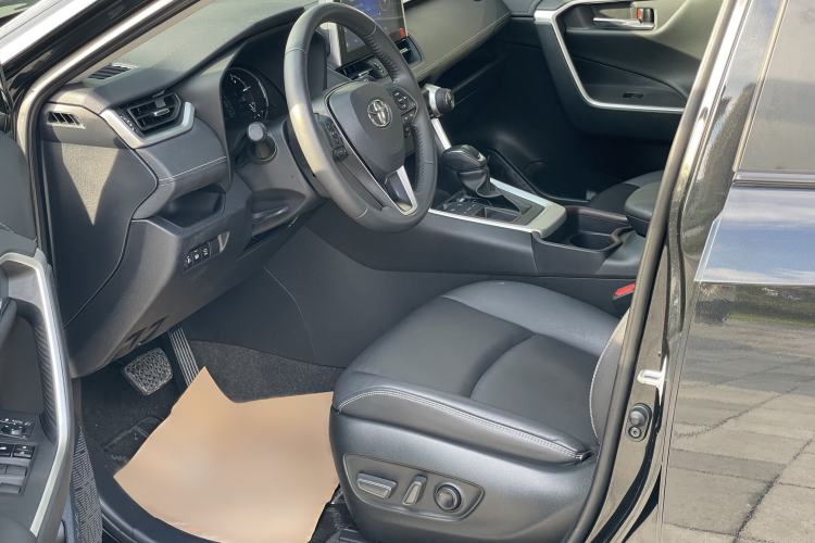 Used Toyota RAV4 2022 2.0L CVT Two-Wheel Drive Fashion Plus Edition
