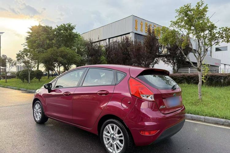 Used Ford Fiesta 2013 Hatchback 1.5L Automatic Fashion Edition
