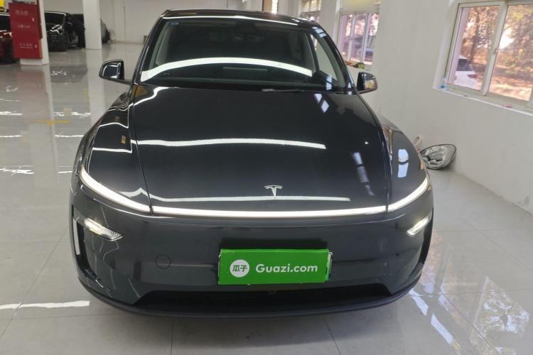 Used Tesla Model Y 2025 Rear-Wheel Drive First Edition
