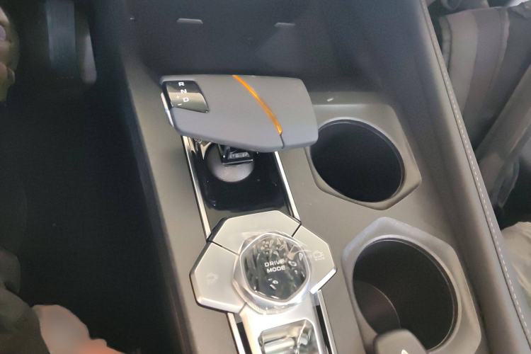 Used Changan UNI-V 2024 1.5T High-Energy Version
