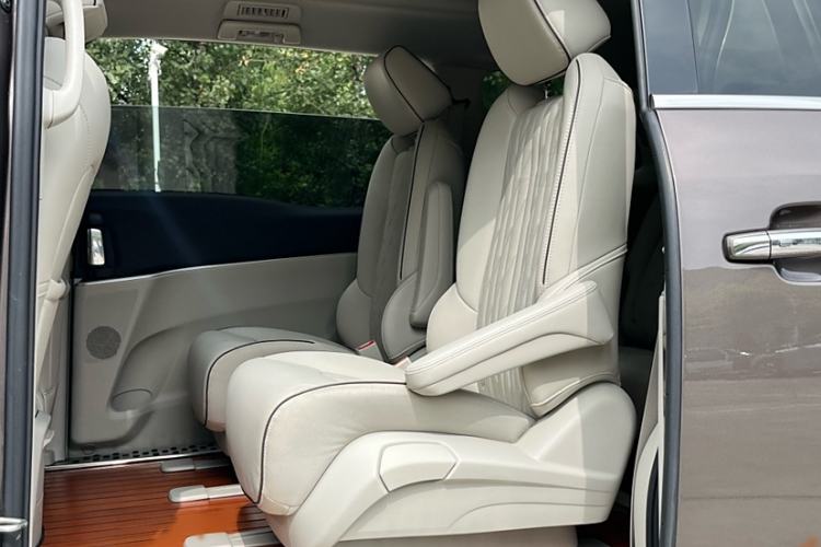 Used Buick GL8 2023 Land Executive Class 652T Luxury Model
