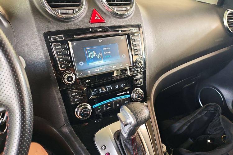 Used Haval H6 2013 Upgraded Model 2.4L Automatic Two-Wheel Drive Elite Version
