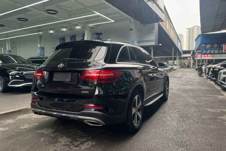 Used Mercedes-Benz GLC 2017 GLC 260 4MATIC Luxury Model
