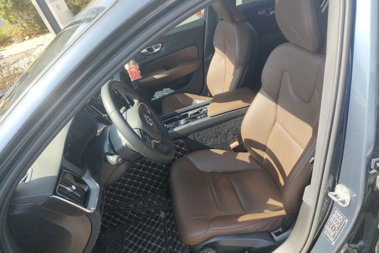 Used Volvo S60 2024 B4 Zhiyi Luxury Edition
