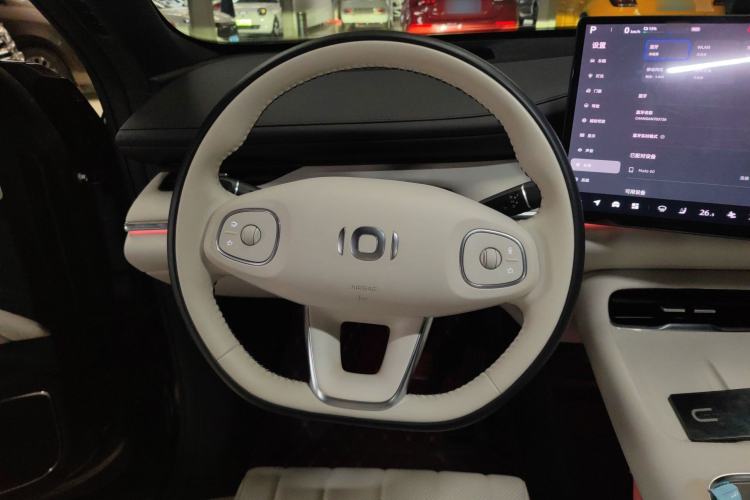 Used  Q07 2025 215 Flagship Edition
