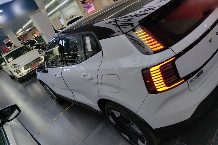 Used Volvo EX30 2025 Rear-Drive Long-Range Version Ultra
