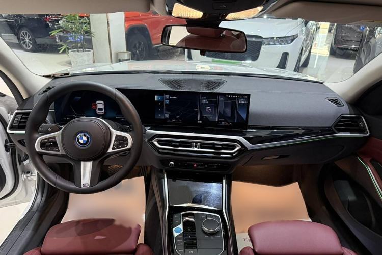 Used BMW i3 2022 eDrive 35 L
