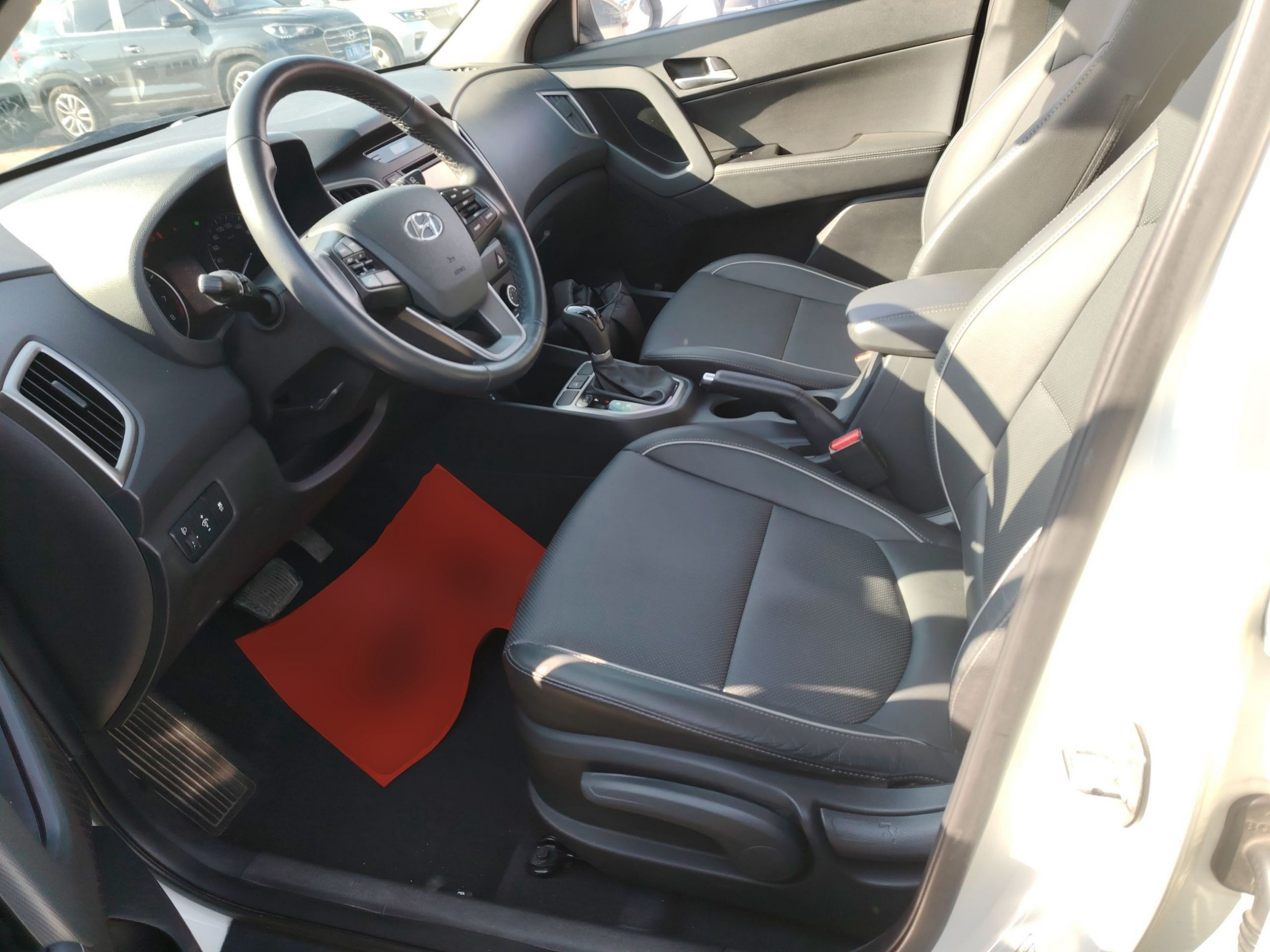 المقاعد الأمامية داخل السيارة