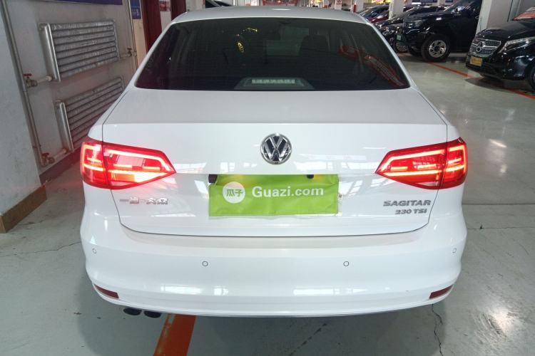 Used Volkswagen Sagitar 2015 230TSI Automatic Comfort Version
