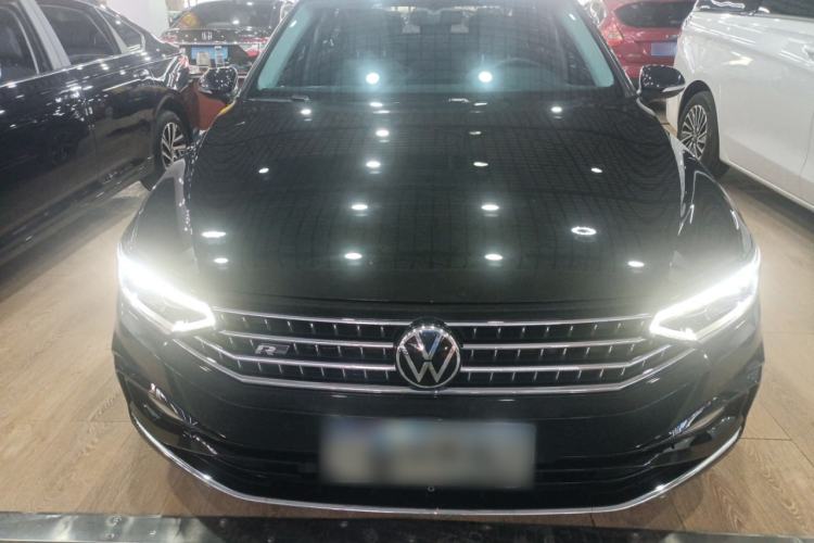 Used Volkswagen Magotan 2023 2 Million Units Limited Edition 330TSI DSG Leading Version
