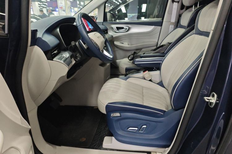 Used Roewe iMAX8 2021 400TGI Supreme Series Ultimate Edition
