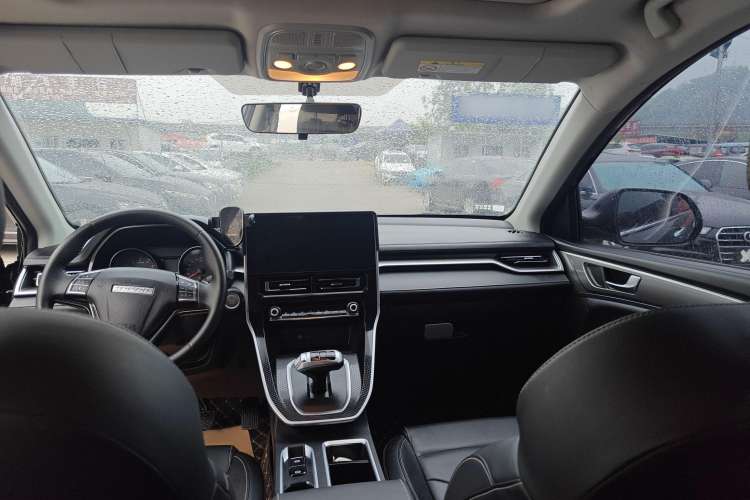 Used Haval M6 2021 PLUS 1.5T DCT Prestige Smart Connectivity Model
