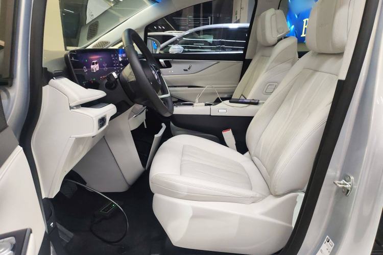 Used Buick GL8 New Energy 2024 Lu Zun Luxury Edition 7-Seater
