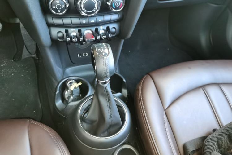 Used  MINI 2016 1.2T ONE Pioneer Edition Five-Door Version
