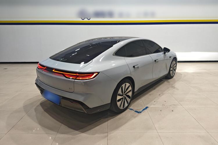 Used  E8 2024 550 km Range Rear-Drive MAX
