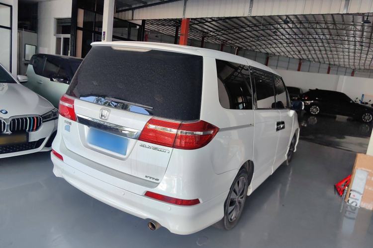 Used Honda Elysion 2015 2.4L VTi Luxury Edition
