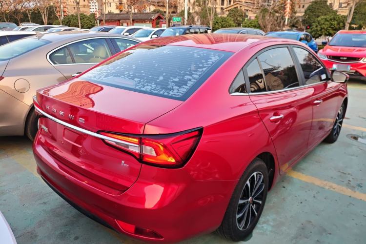 Used Roewe i5 2020 1.5L Automatic 4G Connect Luxury Flagship Edition
