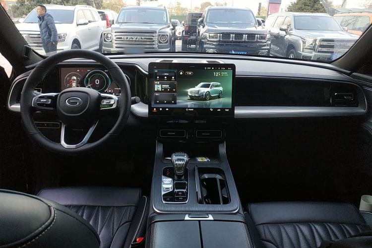 Used GAC Trumpchi GS8 2022 Linghang Series 2.0 TGDI Two-Wheel-Drive Luxury Smart Connectivity Version (7 Seats)