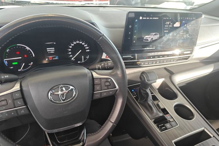 Used Toyota Sienna 2024 2.5L Hybrid Four-Wheel Drive Prestige Edition
