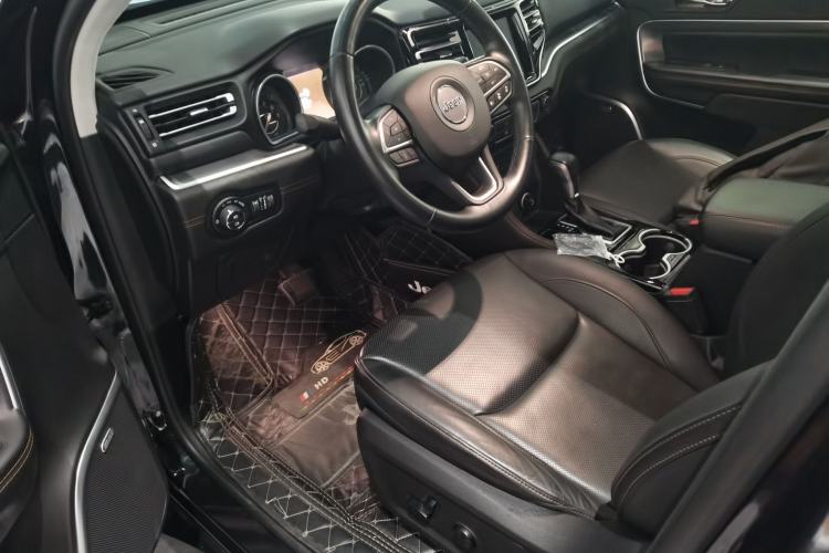 Used  Grand Commander 2018 2.0T Four-Wheel Drive Smart Enjoyment Version China V Emission Standard
