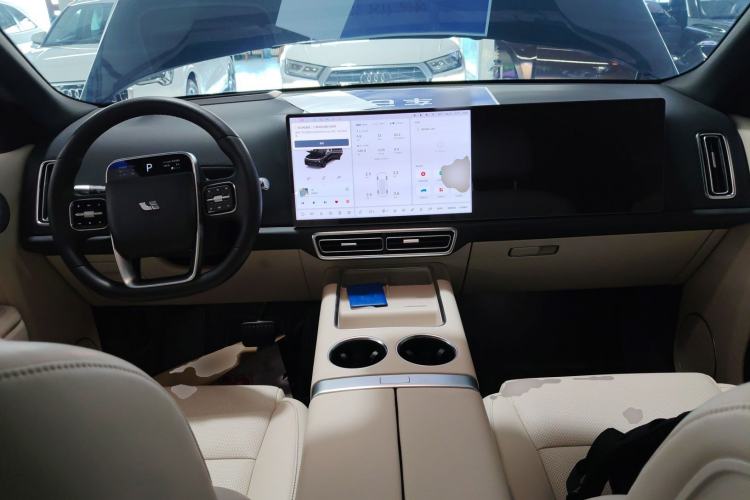 Used Li Auto L9 2022 Max model
