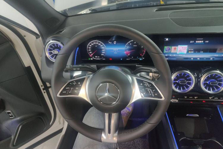 Used Mercedes-Benz GLB 2024 GLB 220 Fashion Model
