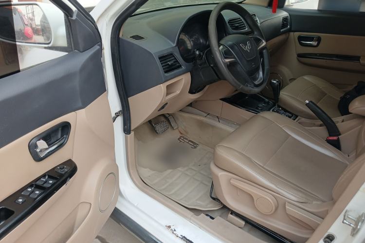 Used Wuling Hongguang 2014 1.5L S Automatic Comfort Edition
