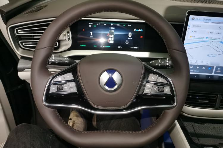 Used Denza D9 2024 EV 620 Premium Model
