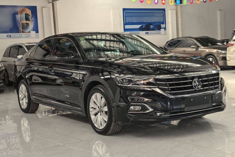 Used Volkswagen Passat 2020 Facelift 330TSI Elite Edition China VI Standard
