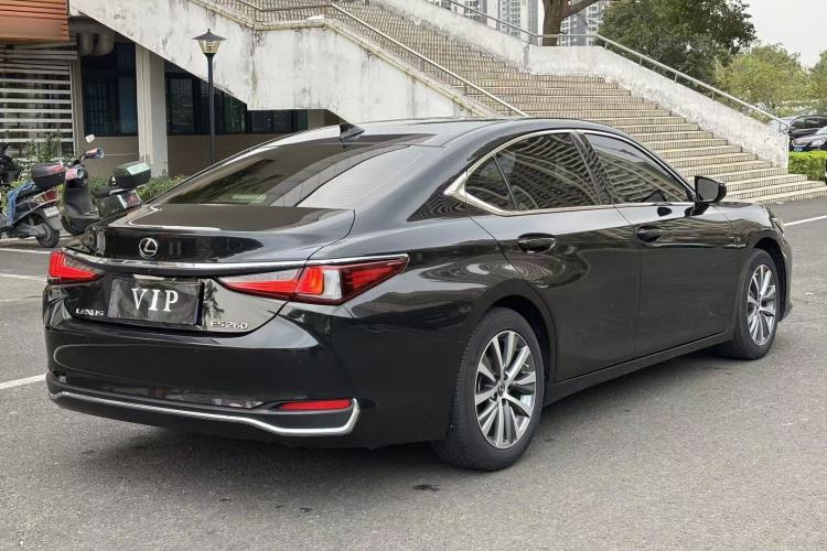 Used Lexus ES 2018 260 Excellence Edition China VI Standard
