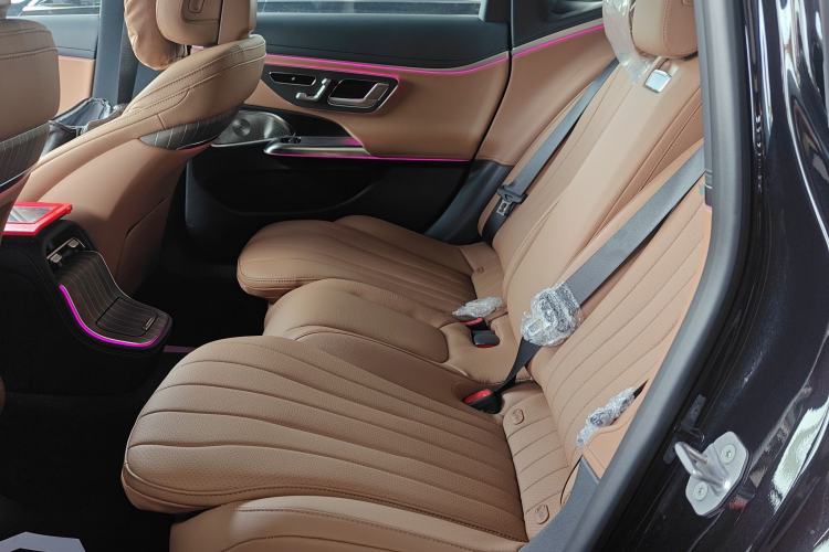 Used Mercedes-Benz E-Class 2025 Facelift E 300 L Luxury Edition
