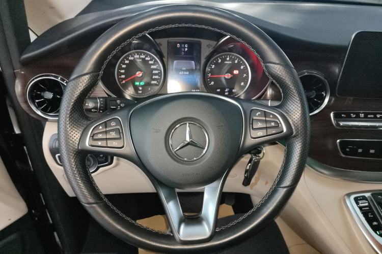 Used Mercedes-Benz V-Class 2021 V 260 Avantgarde Edition
